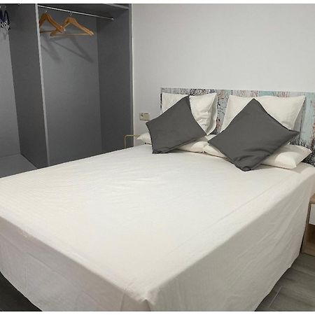 Madrid Villa Suites Bianco Bagian luar foto