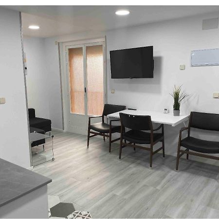 Madrid Villa Suites Bianco Bagian luar foto